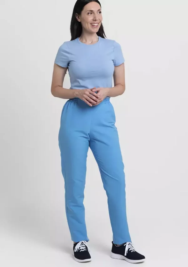 Pantalón sanitario Creyconfe Tech Santander para mujer en color celeste.