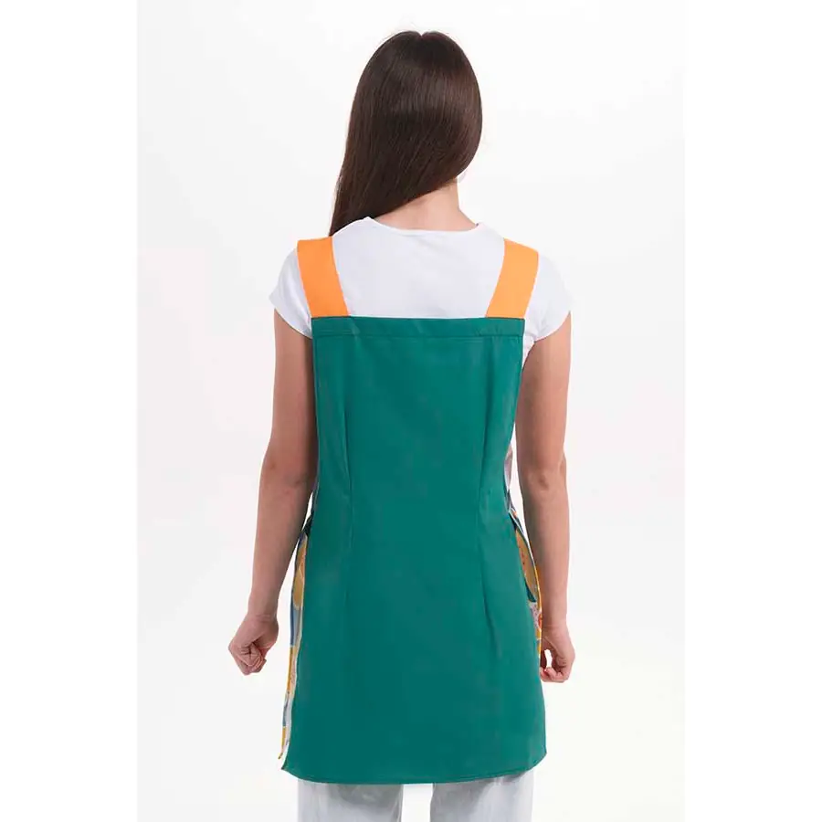 Estola Dyneke Girasoles 8315873 3 Estola girasoles Dyneke 8315873, vista trasera con modelo