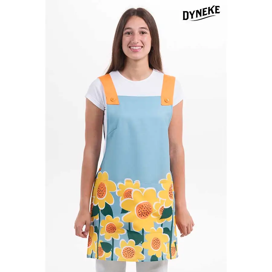 Estola Dyneke Girasoles 8315873 1 Estola girasoles Dyneke 8315873, vista frontal con modelo