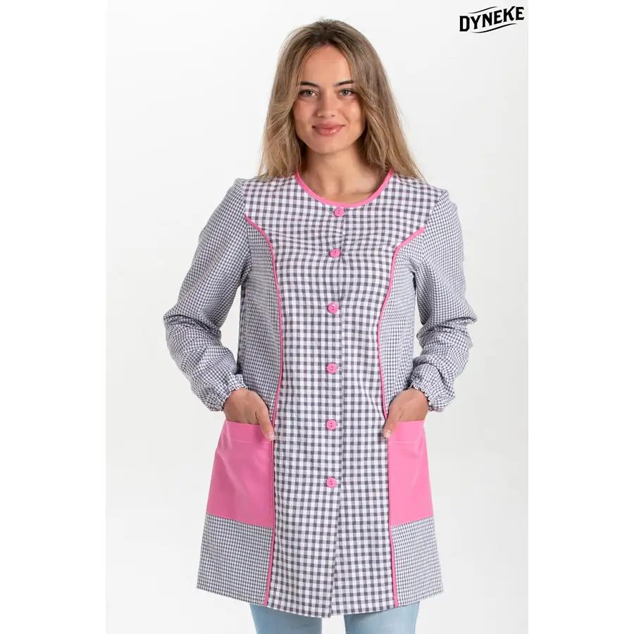 Bata Dyneke Cuadro Gris y Rosa 8317209 1 Bata maestra cuadro gris Dyneke 8317209, vista frontal con modelo