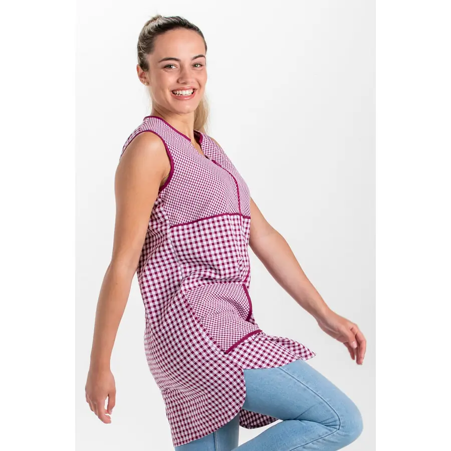Bata Dyneke Cremallera Morada 8322186 3 Bata cremallera s/m morada Dyneke 8322186, vista lateral con modelo