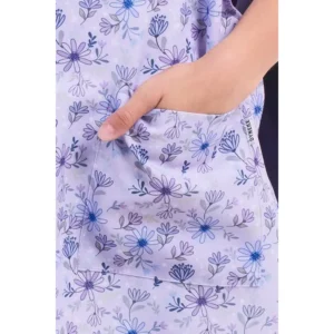 Estola lila estampada flores Dyneke 8326863, detalle de tejido estampado