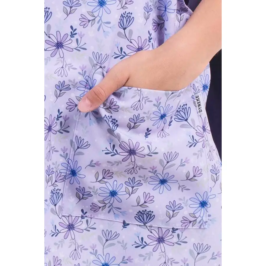 Estola Dyneke Flores Lila 8326863 4 Estola lila estampada flores Dyneke 8326863, detalle de tejido estampado