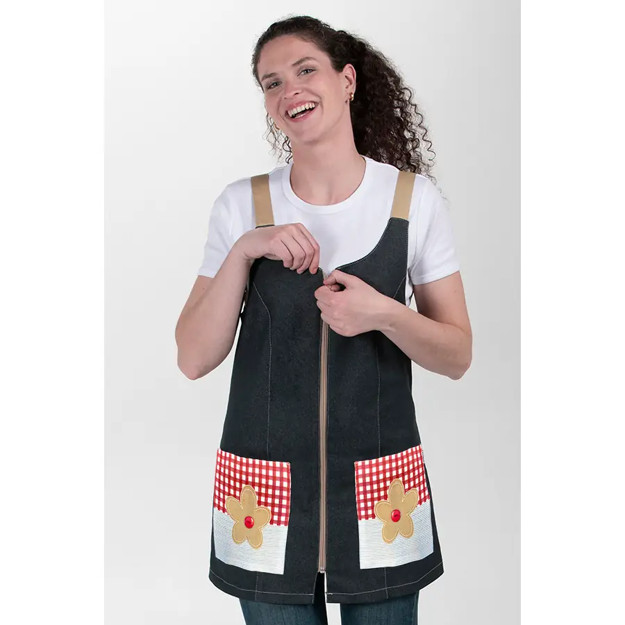 Pichi Dyneke Tejano Flor 8353775 2 Pichi tejano estampado flor Dyneke 8353775, vista frontal con modelo