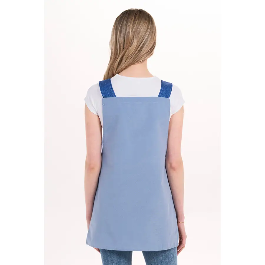Estola Dyneke Flores Azules 8373389 3 Estola flores azules tirantes Dyneke 8373389, vista trasera con modelo