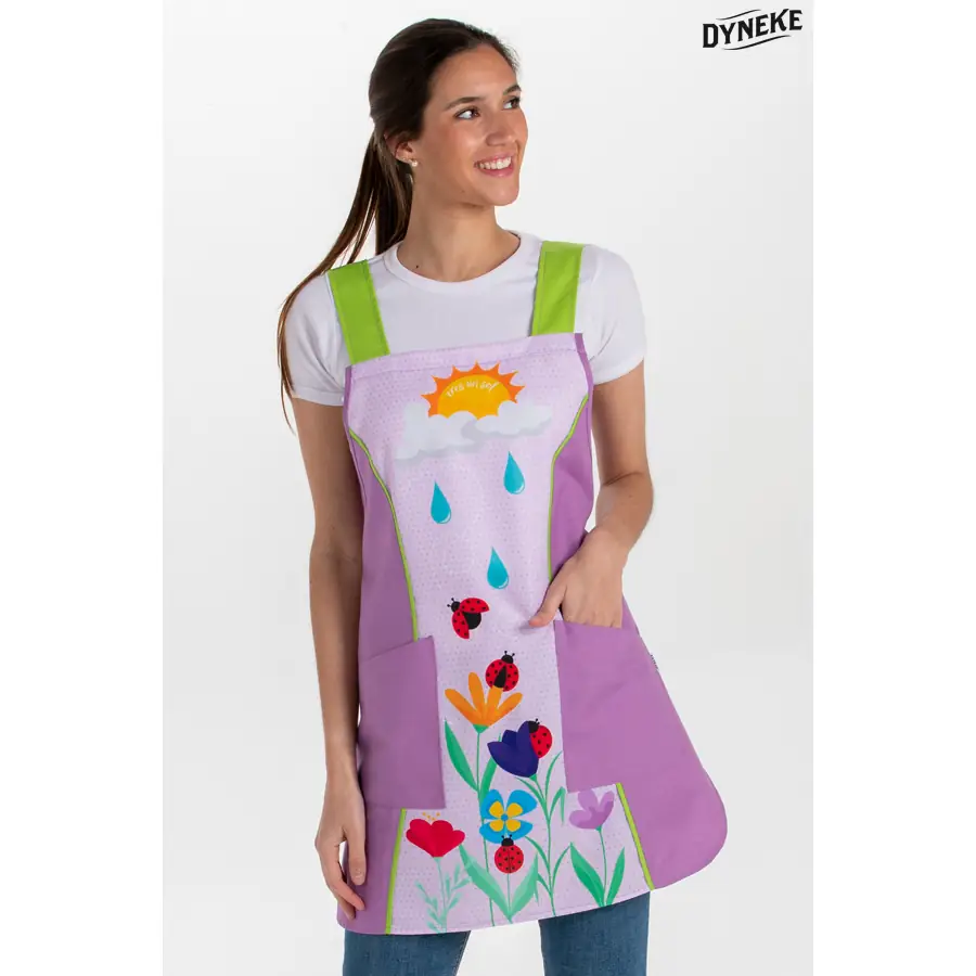 Estola Dyneke Mariquita 8938340 1 Estola maestra mariquita Dyneke 8938340, vista frontal con modelo