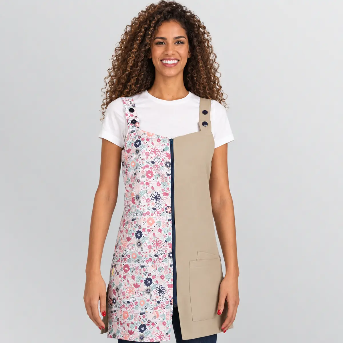Pichi Lacla Flower 52605706 1 Pichi Lacla Flower 52605706, beige, vista frontal con modelo
