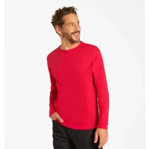 Hombre con camiseta Mukua PARADISE MK156CV roja de manga larga y cuello redondo.