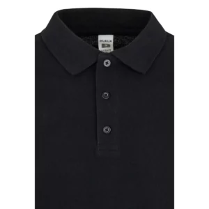 Polo Mukua HOBART en color Black, detalle del cuello