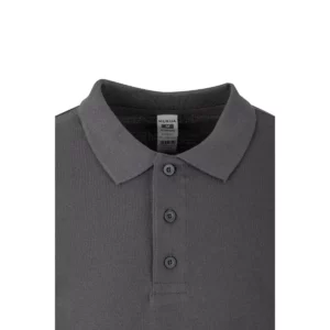 Polo Mukua HOBART en color Dark Grey, detalle del cuello