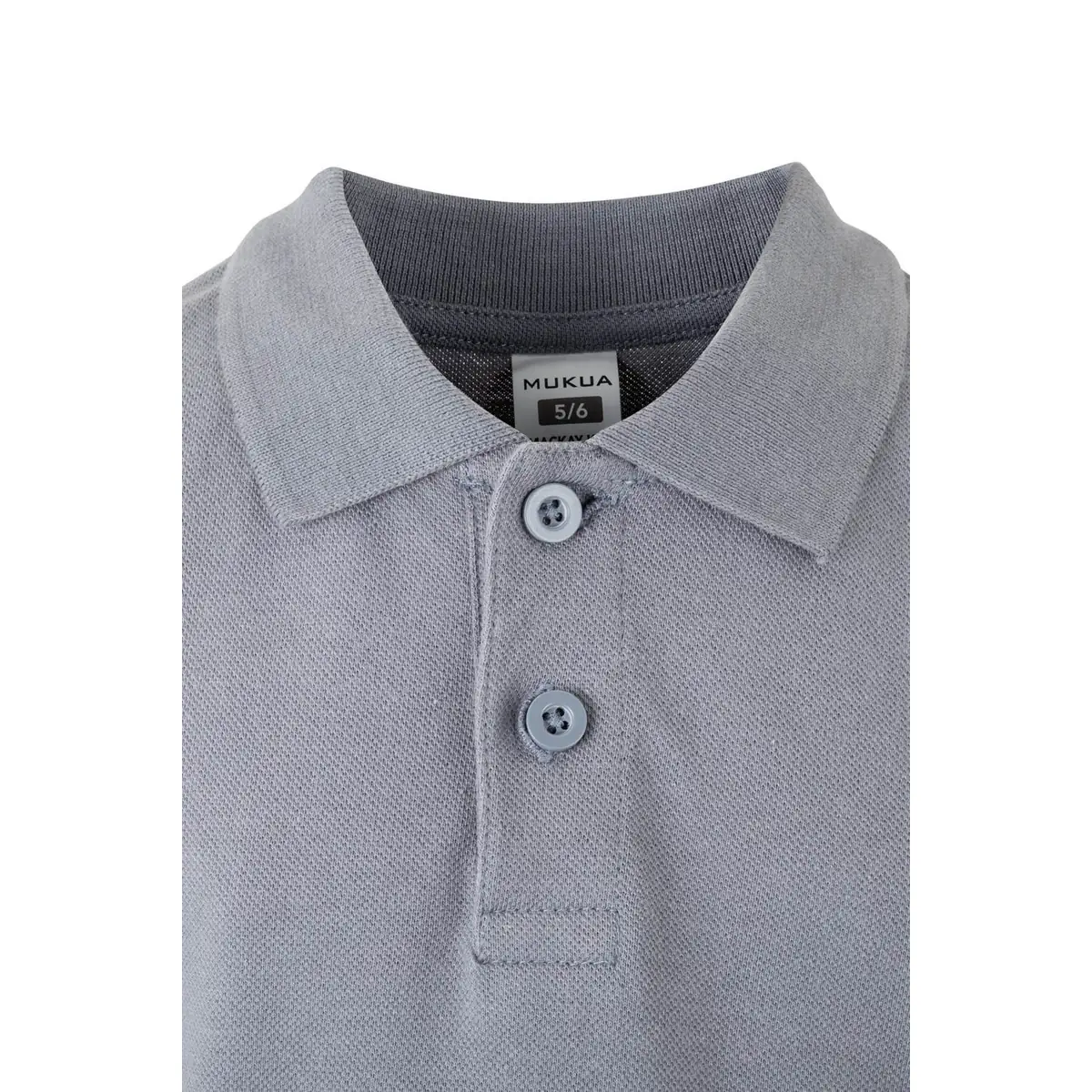 Polo infantil Mukua MACKAY KIDS PS200KC 14 Polo Mukua MACKAY KIDS en color Blue Fog, detalle del cuello