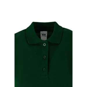 Polo Mukua MACKAY WOMAN en color Bottle Green, detalle del cuello
