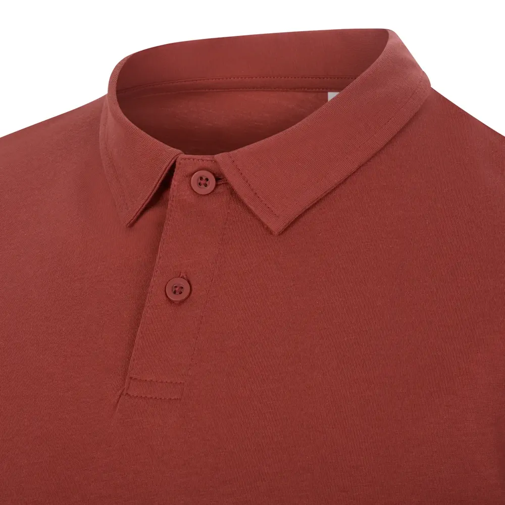 Polo unisex Mukua CREEK PSN160UC 7 Polo Mukua CREEK en color Terracotta, detalle del cuello