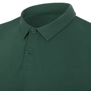 Polo Mukua CREEK en color Camp Green, detalle del cuello