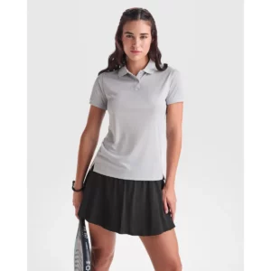 Polo Roly TORMO WOMAN en gris, vista frontal con modelo