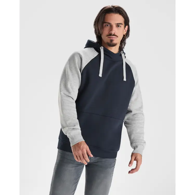 Sudadera Roly BADET SU1058 1 Sudadera Roly SU1058, vista frontal con persona
