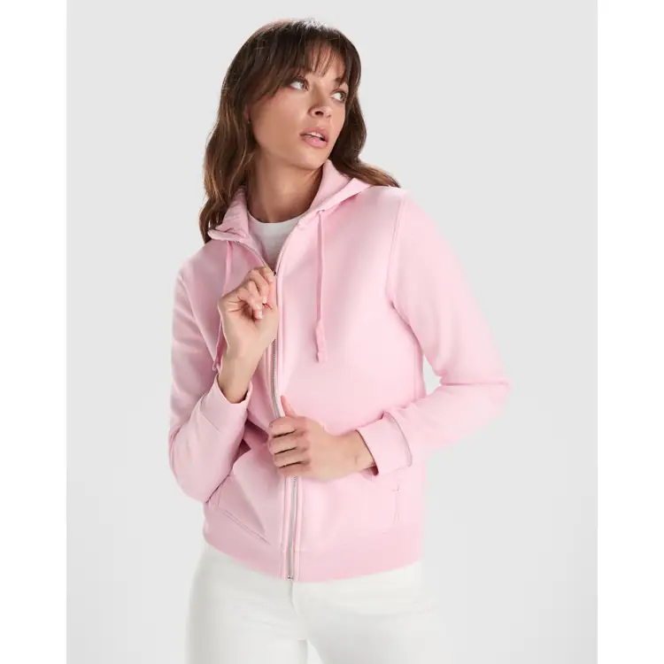 Sudadera Roly VELETA CQ6425 1 Sudadera Roly CQ6425, vista frontal con persona