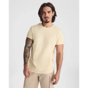 Camiseta Roly 6502 de manga corta en beige claro, vista frontal sobre un modelo.