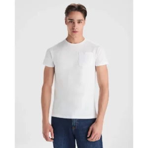 Camiseta Roly 6523 de manga corta en blanco, vista frontal sobre un modelo.