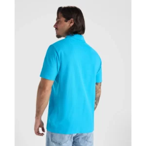 Polo Roly AUSTRAL en turquesa, vista trasera con modelo