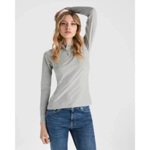 Polo Roly ESTRELLA WOMAN L/S en gris vigoré de manga larga, vista frontal con modelo