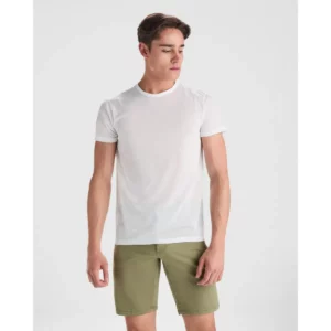 Camiseta Roly 7129 de manga corta en blanco, vista frontal sobre un modelo.