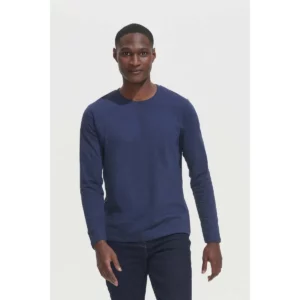 Camiseta SOL'S IMPERIAL LSL MEN 02074, presentación con modelo