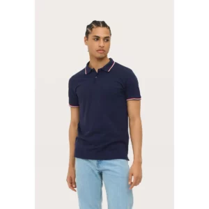 Polo Sol’s PRESTIGE MEN azul marino con cuello en contraste, vestido por un modelo