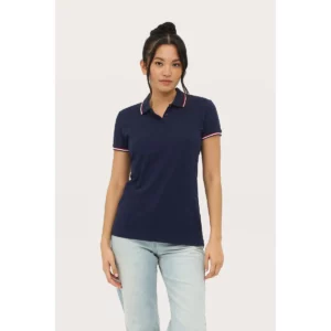 Polo Sol’s PRESTIGE WOMEN azul marino con cuello en contraste, vestido por una modelo