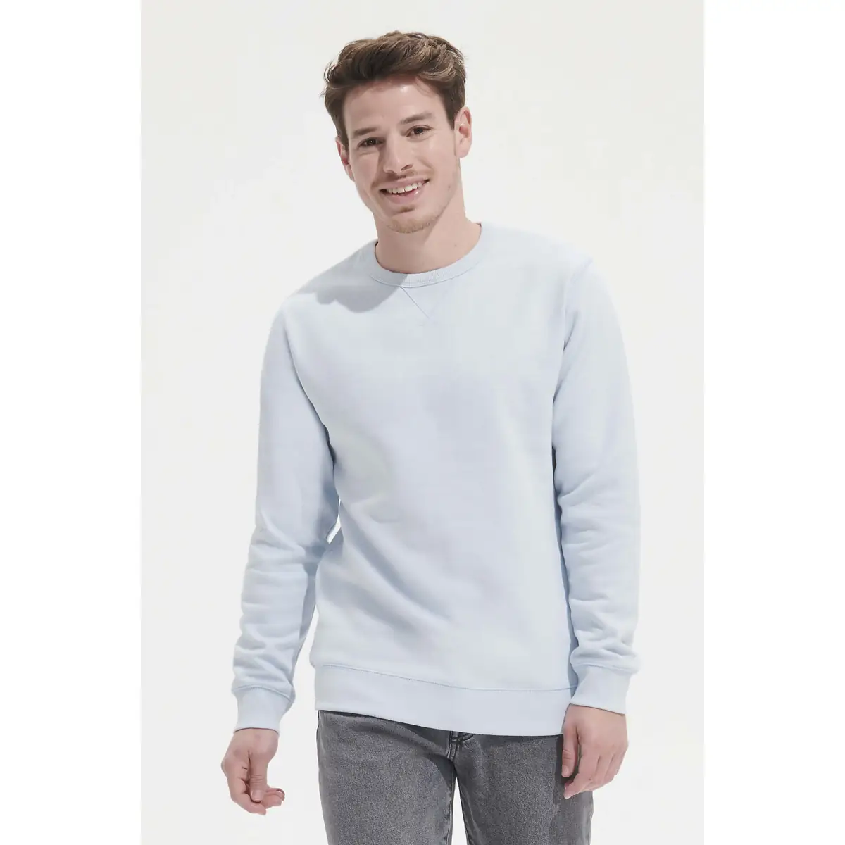 Sudadera SOL'S SULLY 02990 6 Sudadera SOL’S 02990, vista frontal con persona