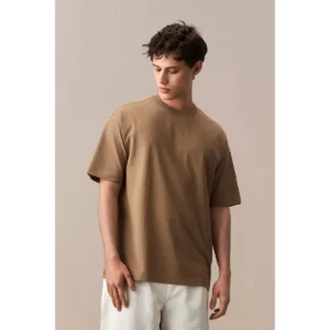 Camiseta SOL'S BOXY MEN 03806, presentación con modelo