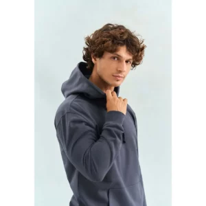 Sudadera SOL’S 03815, vista lateral con persona