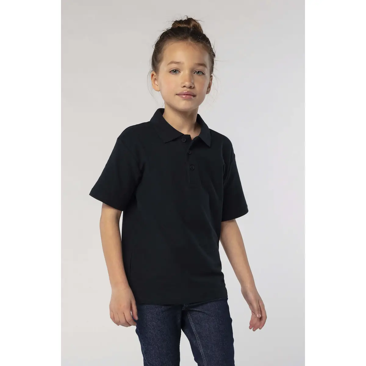 Polo infantil SOL’S SUMMER II KIDS 11344 2 Polo SOL’S SUMMER II KIDS infantil, vestido por una niña, vista frontal
