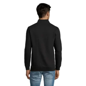 Sudadera SOL’S 02088, vista trasera con persona