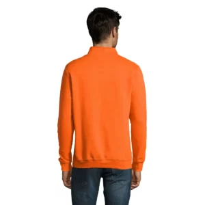 Sudadera SOL’S 02088, vista trasera con persona