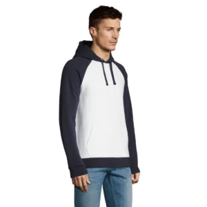 Sudadera SOL’S 02998, vista lateral con persona