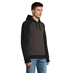 Sudadera SOL’S 02998, vista lateral con persona