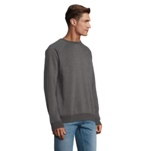 Sudadera SOL’S 03567, vista lateral con persona