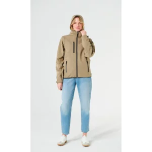 Chaqueta unisex CLIQUE CLASSIC SOFTSHELL 2 IN 1 0200913, vista frontal con modelo