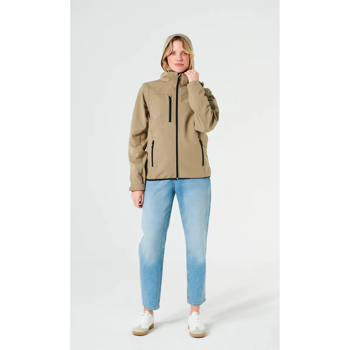 Chaqueta unisex CLIQUE CLASSIC SOFTSHELL 2 IN 1 0200913 2 Chaqueta unisex CLIQUE CLASSIC SOFTSHELL 2 IN 1 0200913, vista frontal con modelo