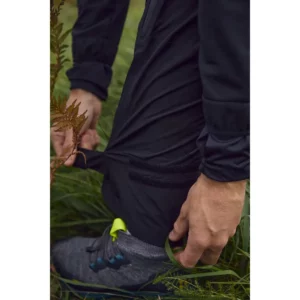 Pantalón de trekking Clique Sebring 020902, negro, detalle del bajo con modelo