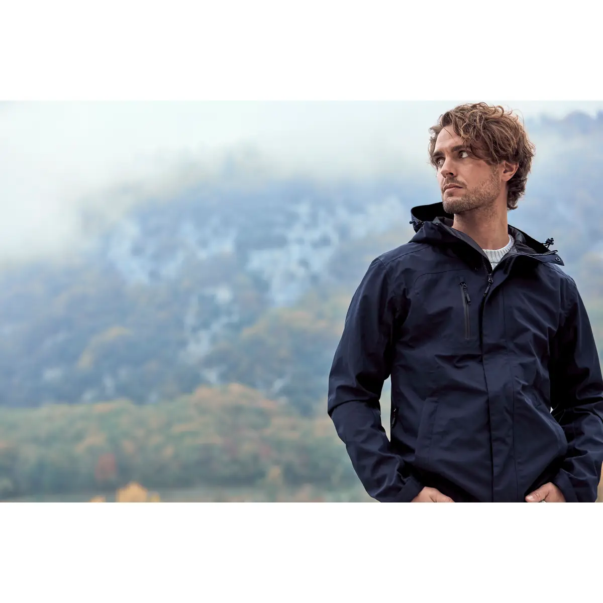 Chaqueta hombre CLIQUE WACO 020923 11 Chaqueta hombre CLIQUE WACO 020923, vista frontal de campaña