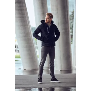 Chaqueta hombre CLIQUE MILFORD JACKET 020927, con modelo, vista frontal de campaña