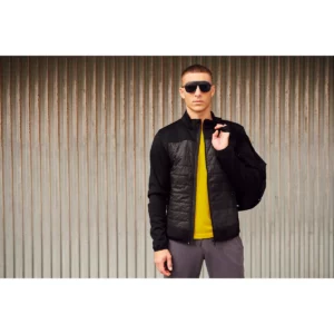 Chaqueta polar Clique Custer 020933 negro, con modelo masculino, segunda vista