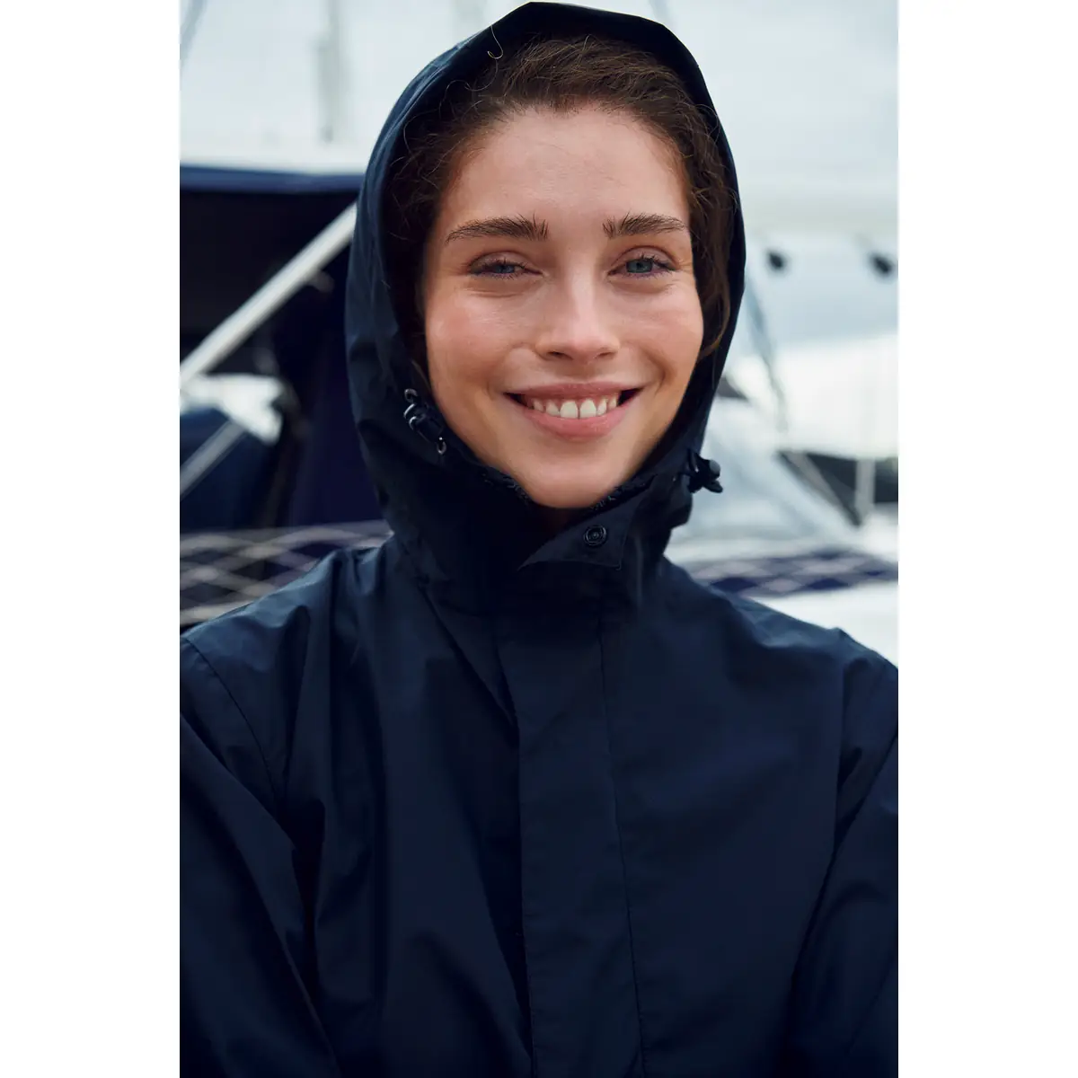 Chaqueta unisex CLIQUE WEBSTER 020936 2 Chaqueta unisex CLIQUE WEBSTER 020936, con modelo, detalle de la capucha y el cuello