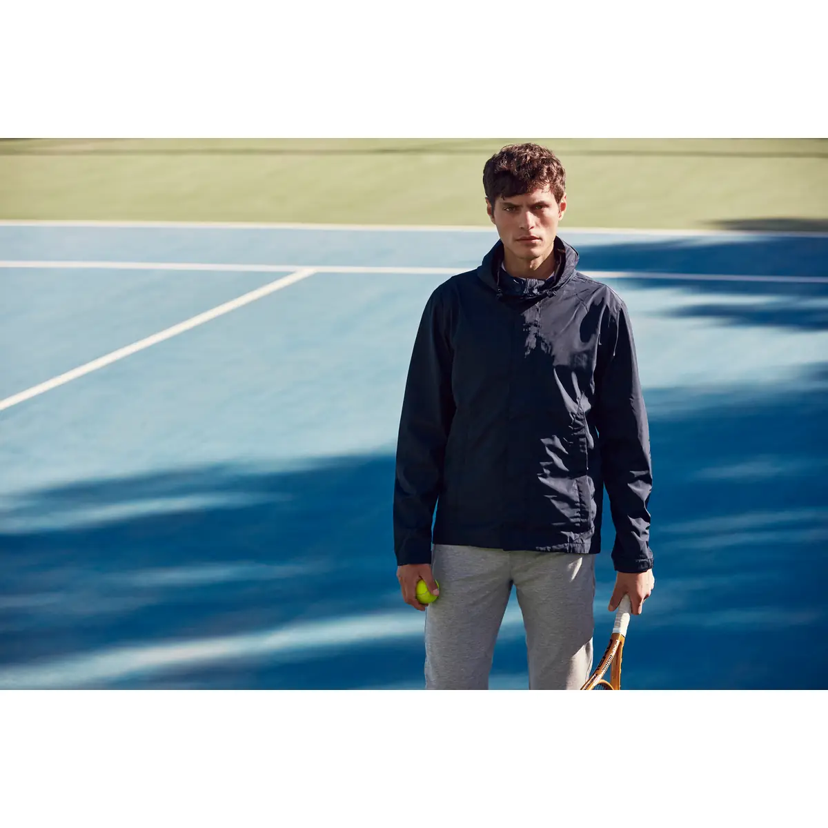 Chaqueta unisex CLIQUE WEBSTER 020936 19 Chaqueta unisex CLIQUE WEBSTER 020936, con modelo, vista frontal de campaña