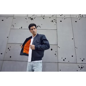 Chaqueta unisex CLIQUE BOMBER 020955, con modelo