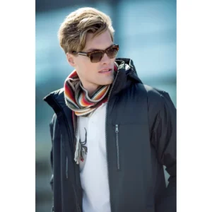 Chaqueta hombre CLIQUE KINGSLAKE 020970, con modelo, detalle frontal con modelo