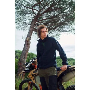 Chaqueta polar Clique Basic Polar Fleece Jacket 023901, foto con persona