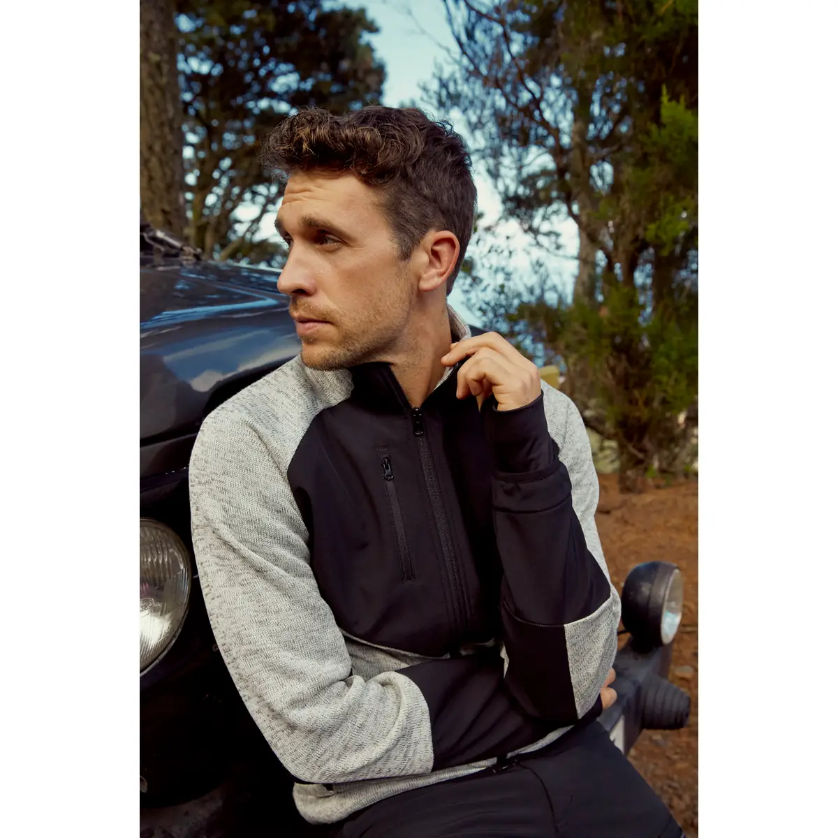 Chaqueta polar hombre CLIQUE HAINES 023946 2 Chaqueta polar hombre CLIQUE HAINES 023946, detalle con modelo en exterior